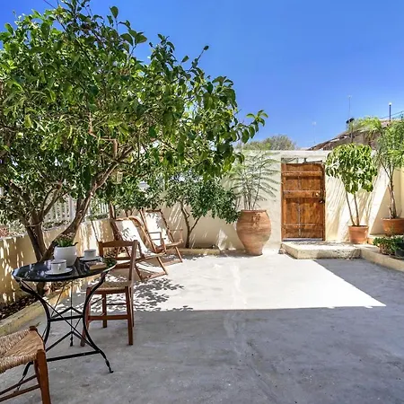 Serenity Courtyard Village Kouses
