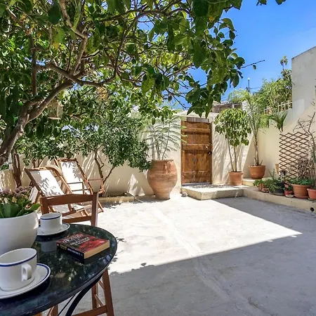 Serenity Courtyard Village Kouses